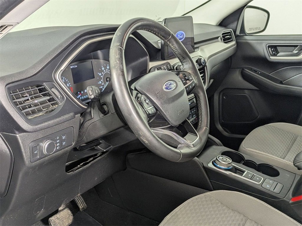 Used 2022 Ford Escape SE w/ SE Sport Appearance Package image 18