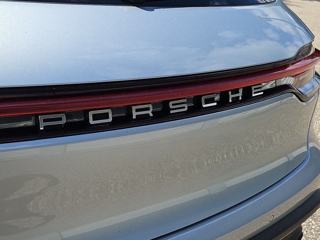 Certified 2026 Porsche Macan AWD/4WD image 13