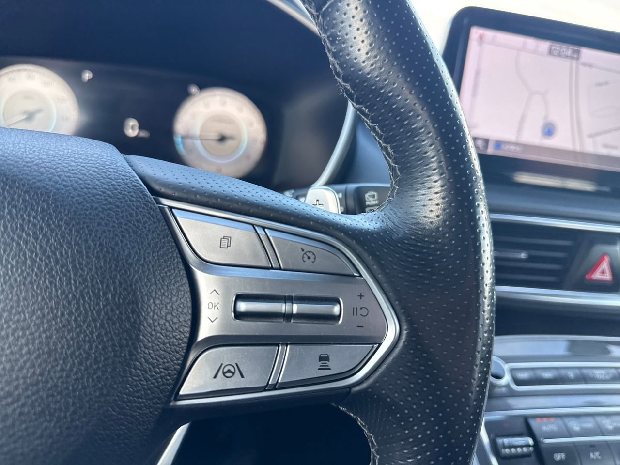 Used 2022 Hyundai Santa Fe Calligraphy image 28