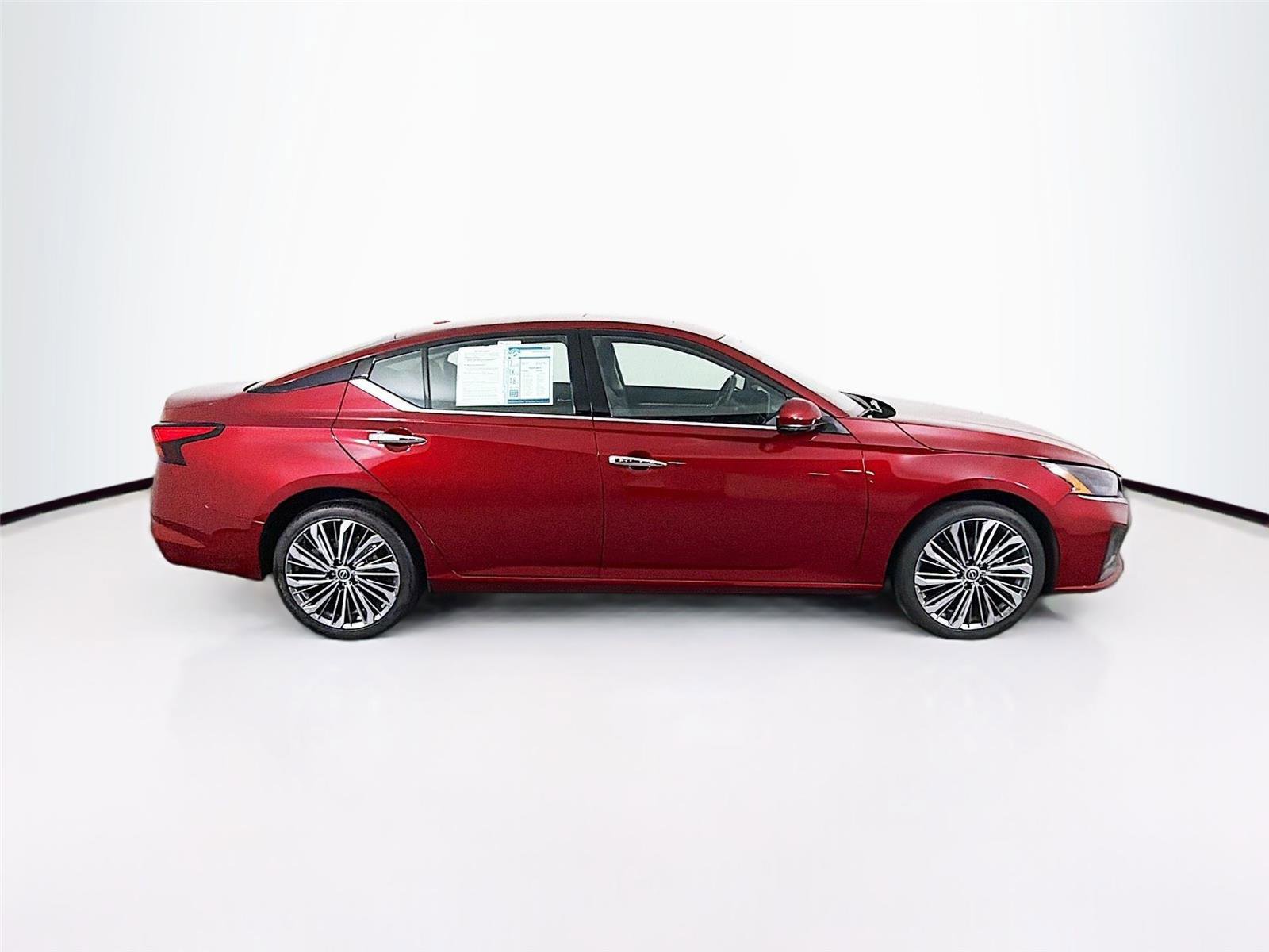 Used 2025 Nissan Altima 2.5 SL image 8