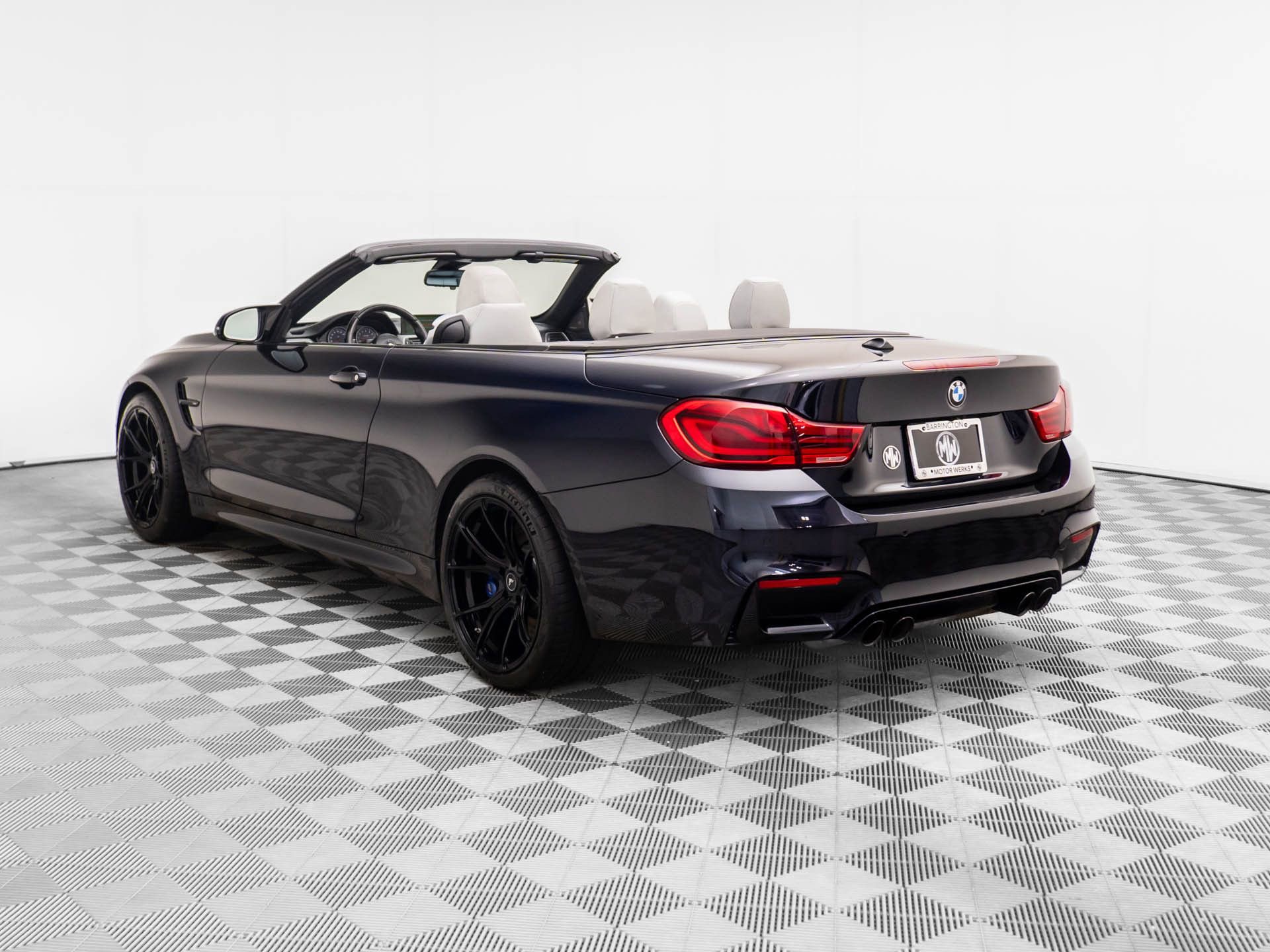 Used 2018 BMW M4 Convertible w/ Competition Package video 3