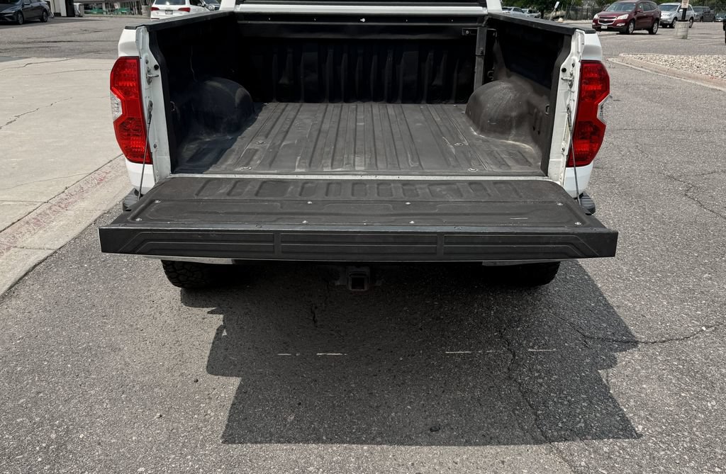 Used 2018 Toyota Tundra SR5 w/ SR5 Upgrade Package AWD/4WD image 9