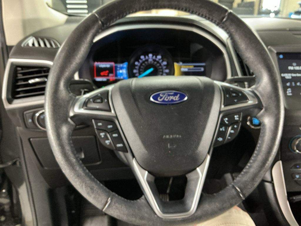 Used 2017 Ford Edge SEL w/ Equipment Group 201A FWD image 9