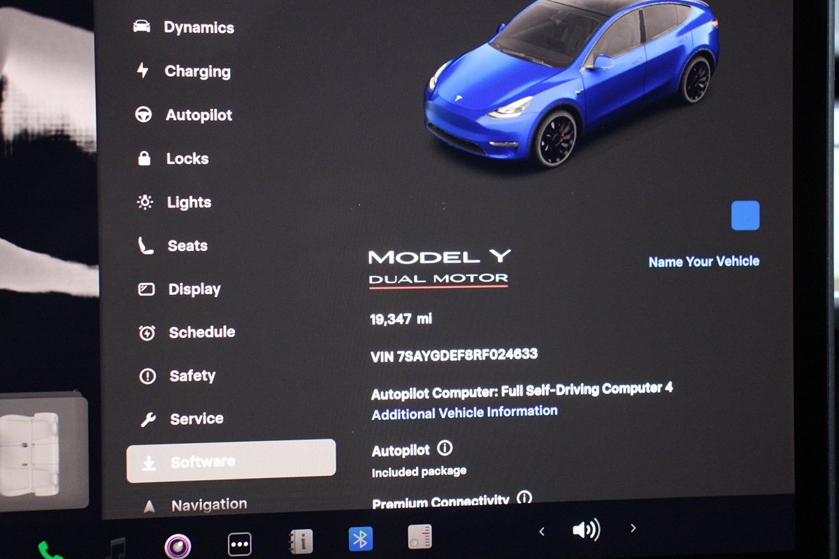 Used 2024 Tesla Model Y Performance image 28