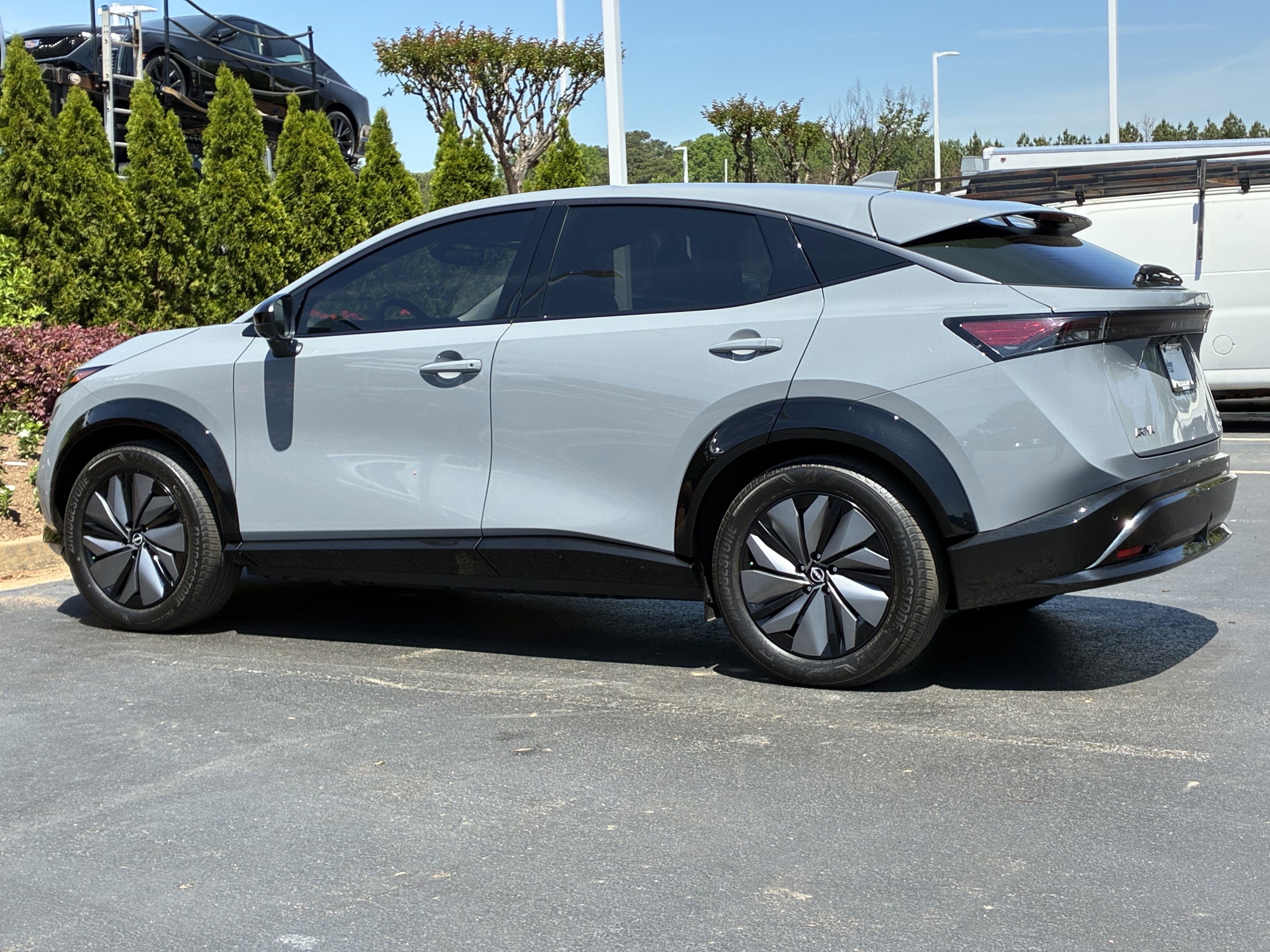 Used 2024 Nissan Ariya AWD image 9