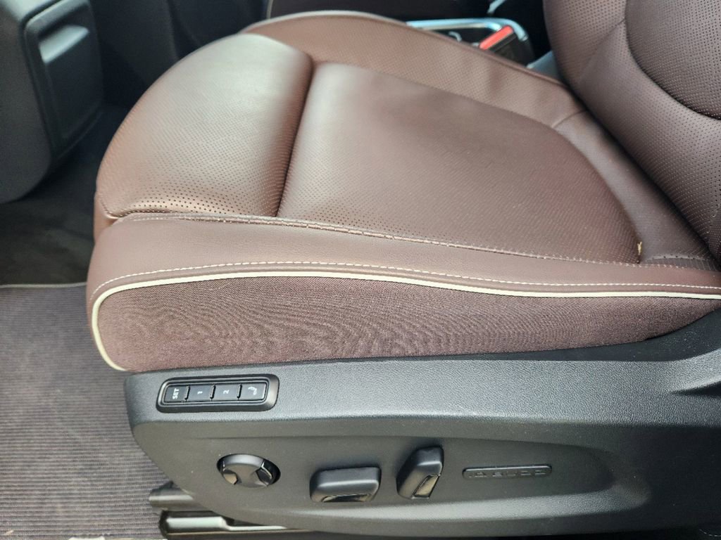 New 2025 Volkswagen ID. Buzz Pro S image 17