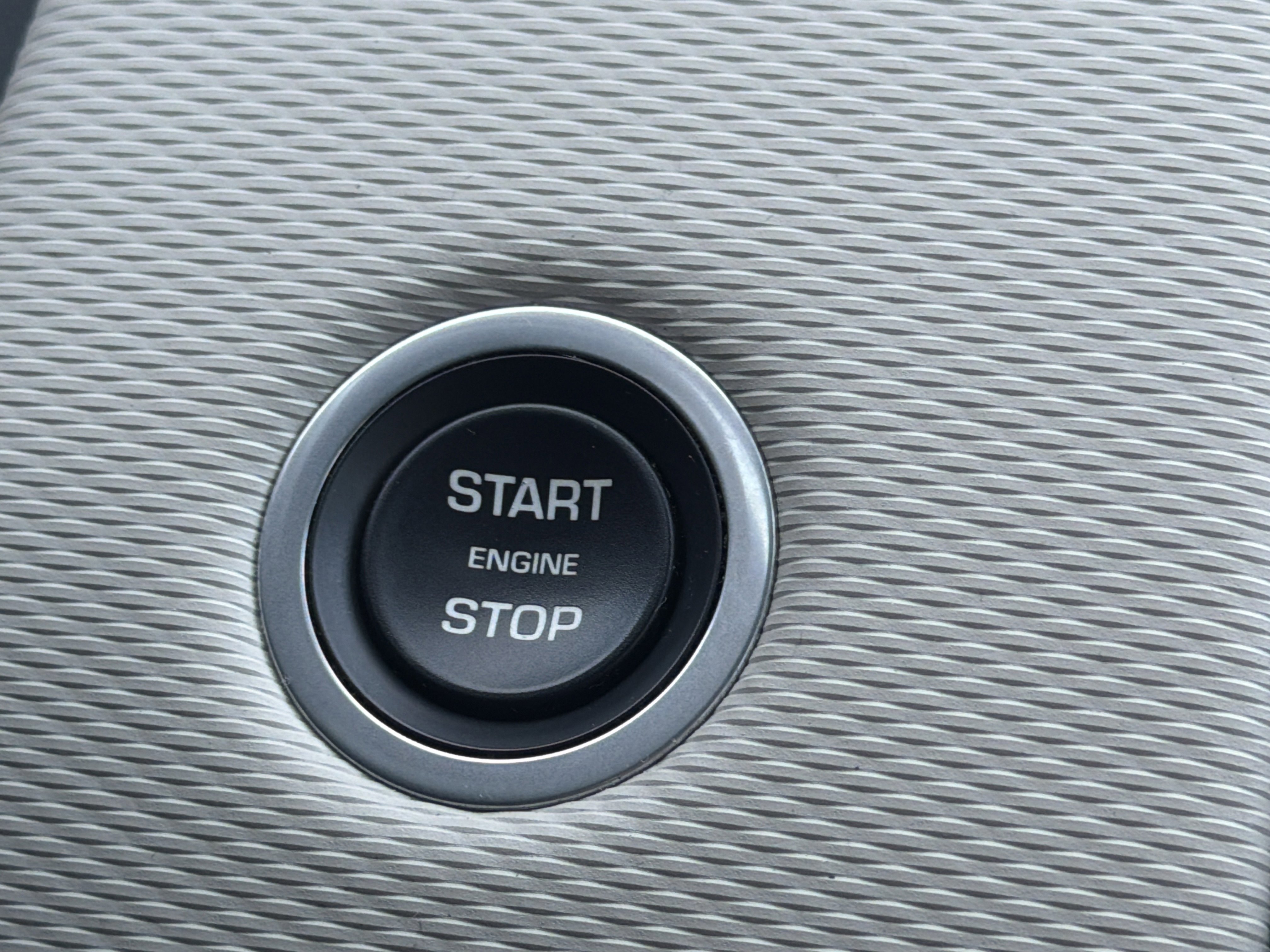 Used 2020 Land Rover Discovery Sport SE R-Dynamic image 15