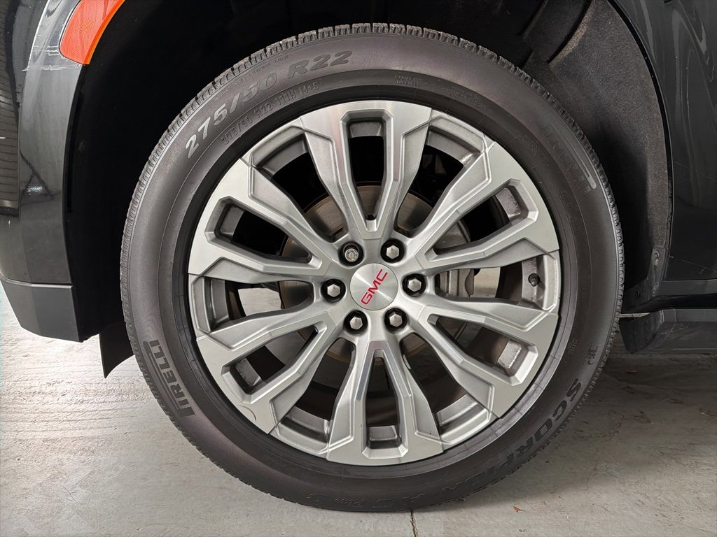 Used 2021 GMC Yukon Denali w/ Denali Premium Package image 4