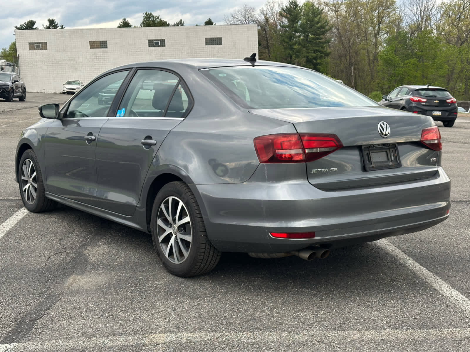Used 2017 Volkswagen Jetta SE FWD image 5