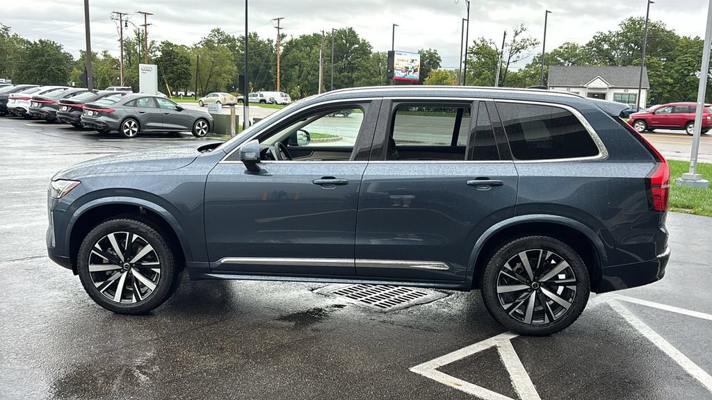 New 2026 Volvo XC90 B5 Core AWD/4WD image 2