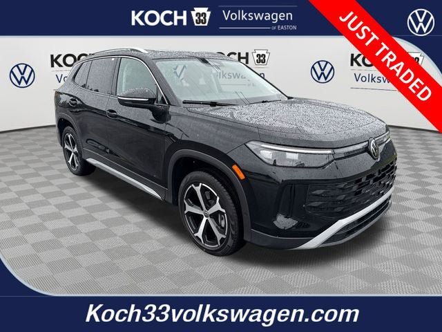 Used 2025 Volkswagen Tiguan SE