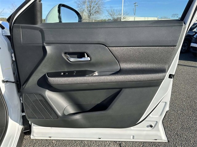 New 2025 Nissan Kicks SV w/ SV Premium Package image 8