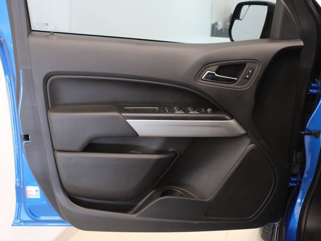 Used 2022 Chevrolet Colorado LT w/ Safety Package RWD image 11