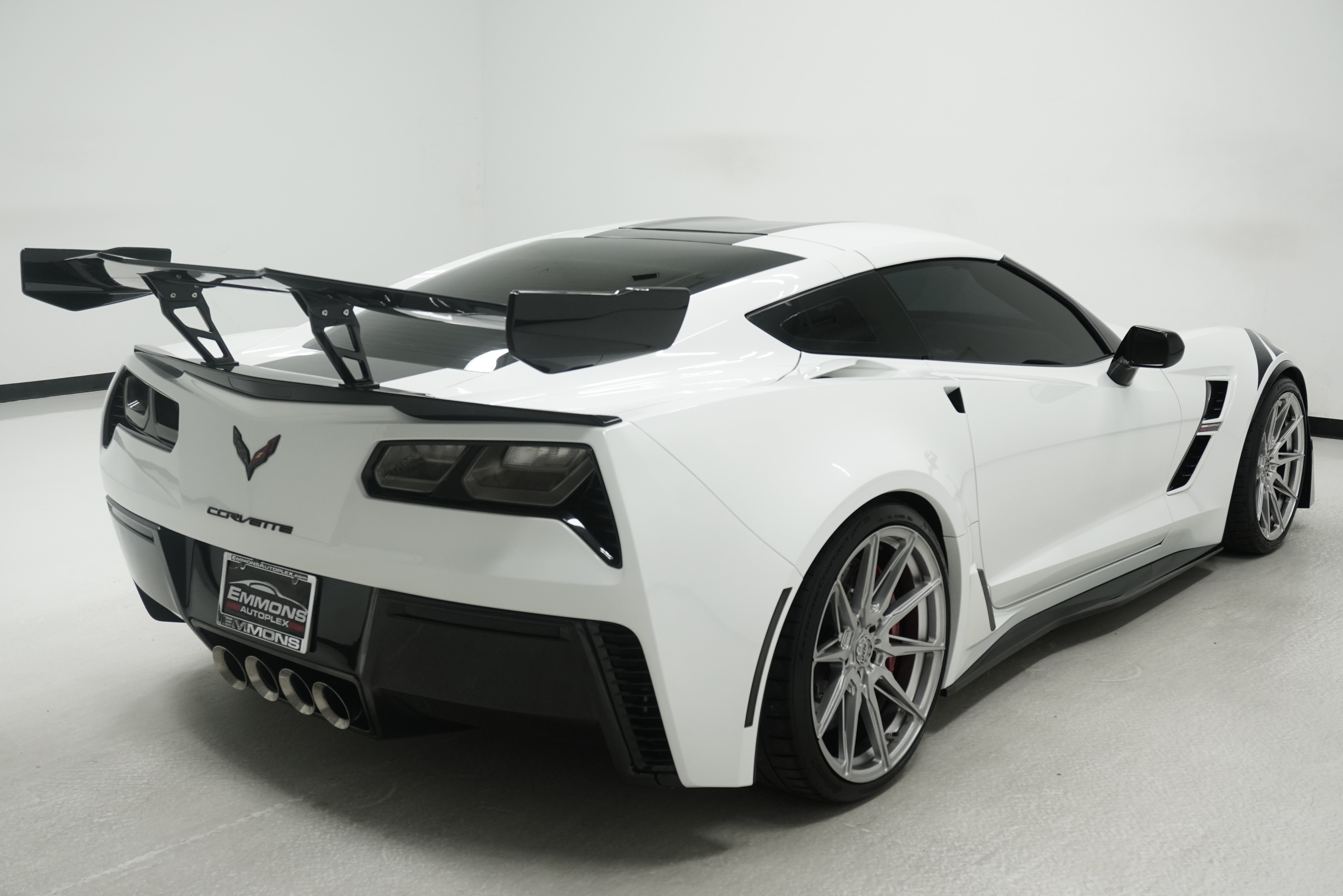 Used 2018 Chevrolet Corvette Grand Sport w/ Z07 Performance Package RWD image 4
