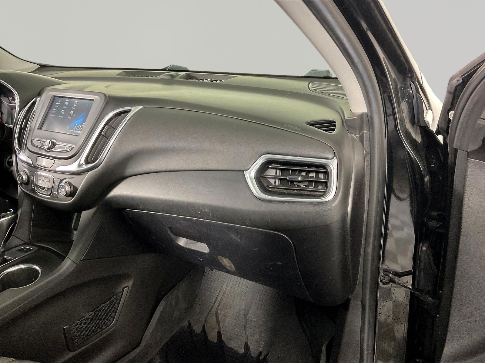 Used 2018 Chevrolet Equinox LT AWD/4WD image 25