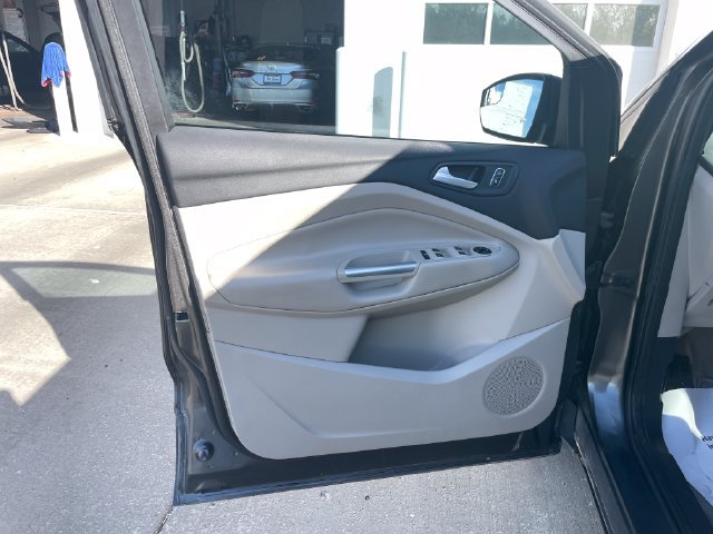 Used 2015 Ford Escape SE FWD image 20