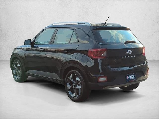 Used 2024 Hyundai Venue SEL image 7
