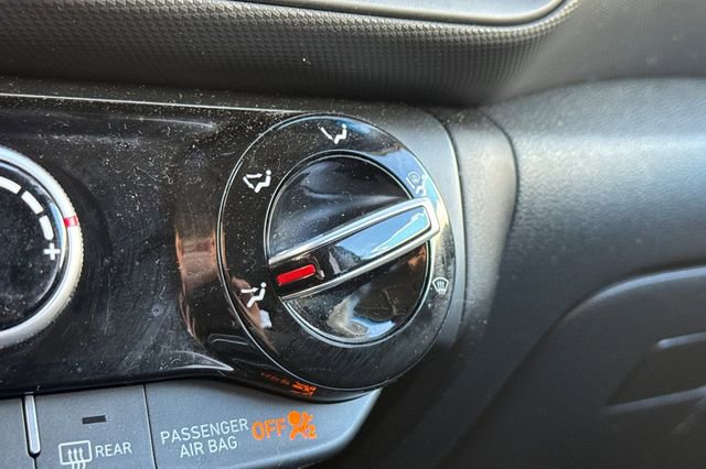 Used 2023 Hyundai Kona SEL image 30