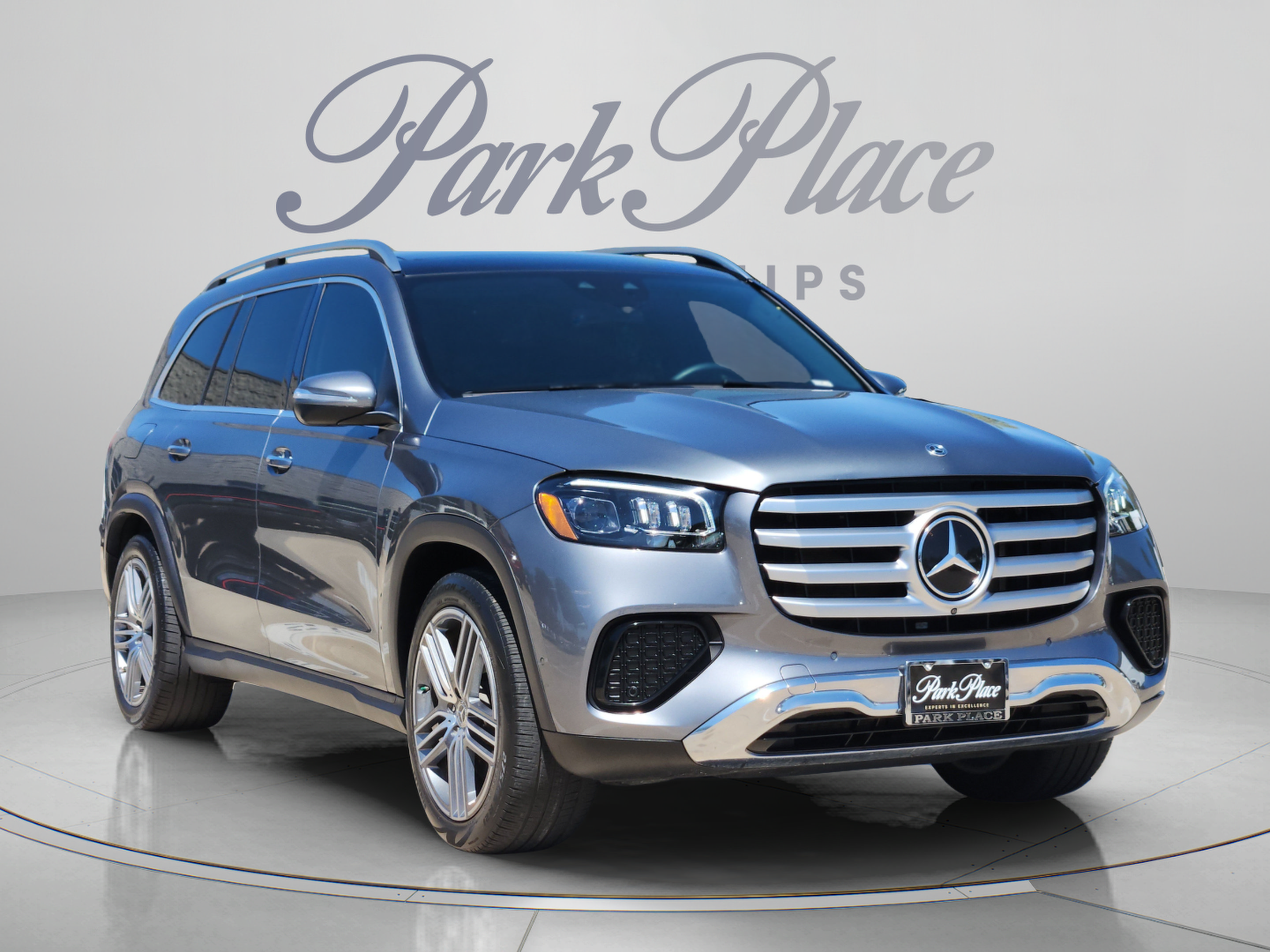 Used 2024 Mercedes-Benz GLS 450 4MATIC image 5