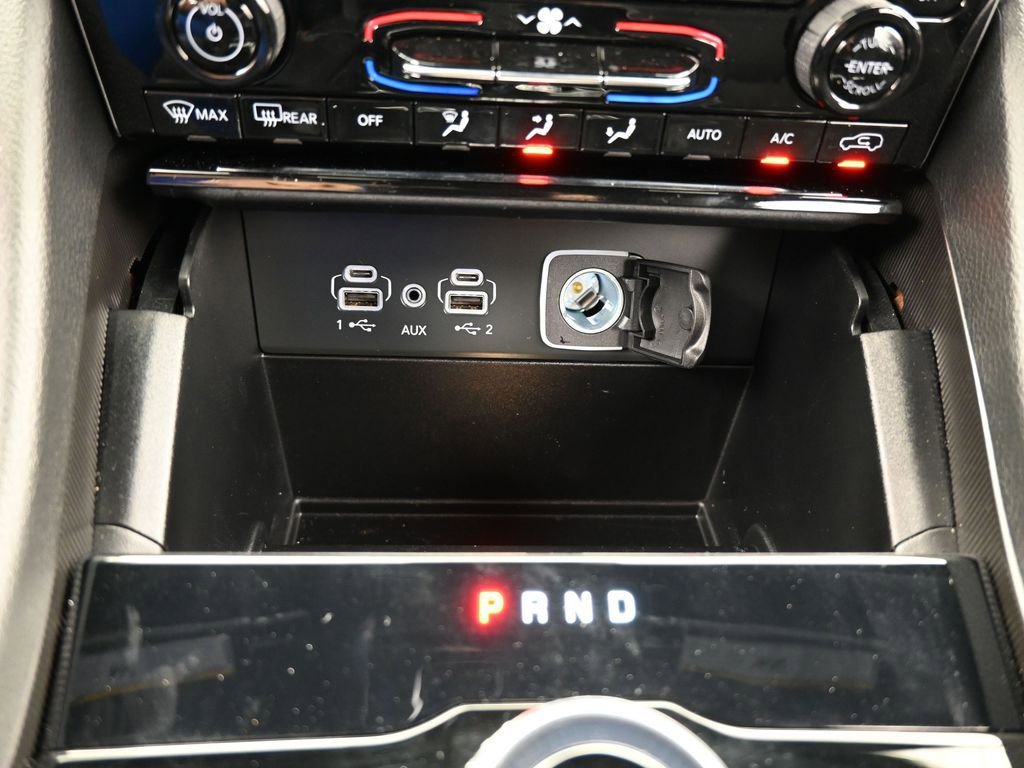 Used 2024 Jeep Grand Cherokee L Laredo image 25