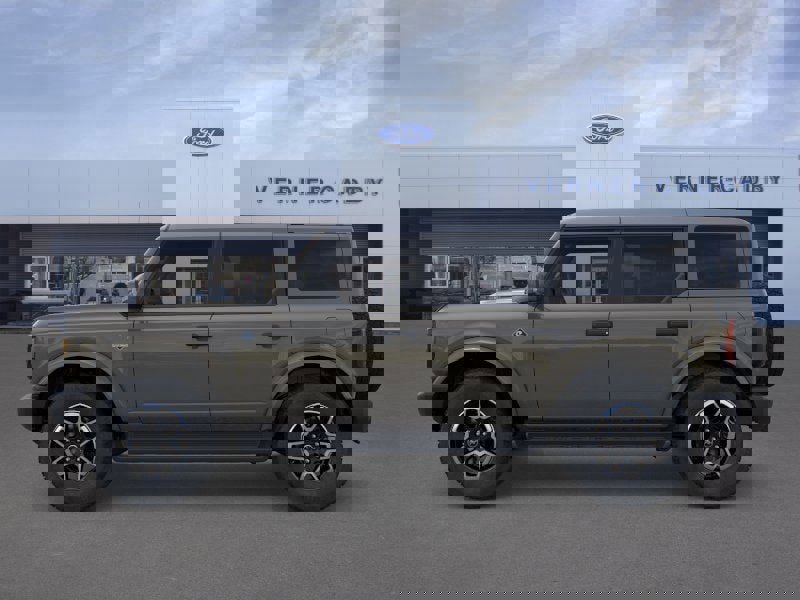 New 2026 Ford Bronco Outer Banks image 3