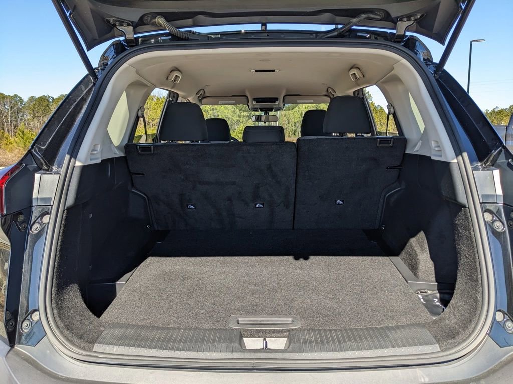 Used 2023 Nissan Rogue SV image 40