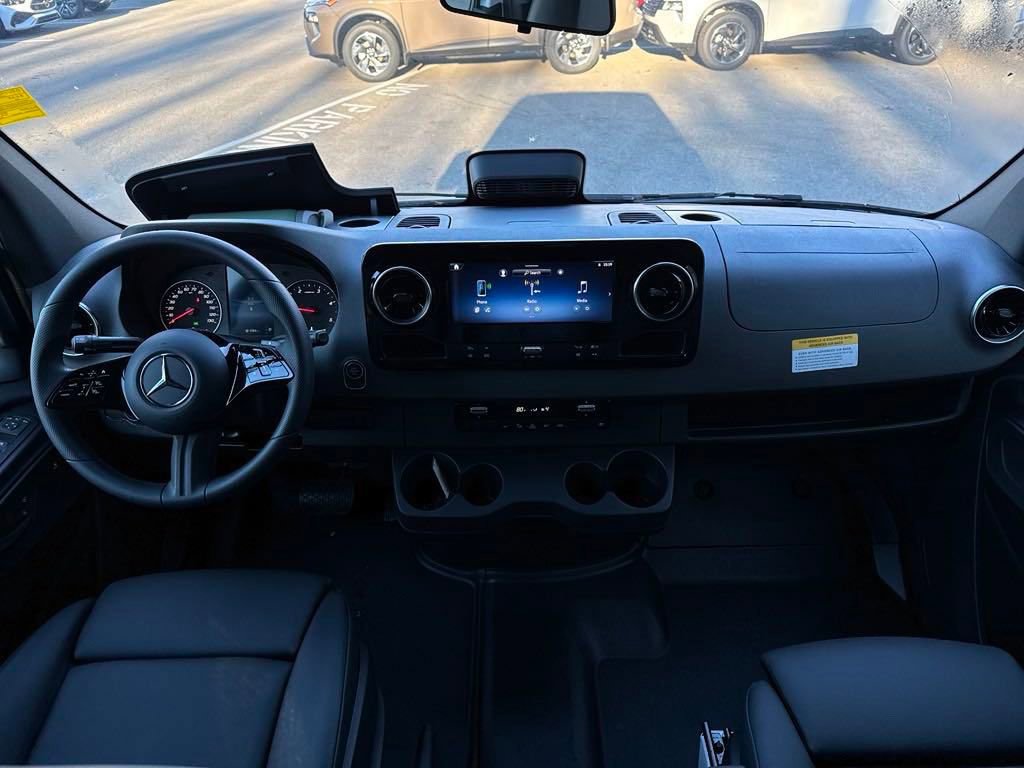 New 2025 Mercedes-Benz Sprinter 2500 image 12