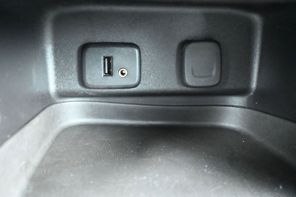 Used 2018 Chevrolet Equinox LT image 11