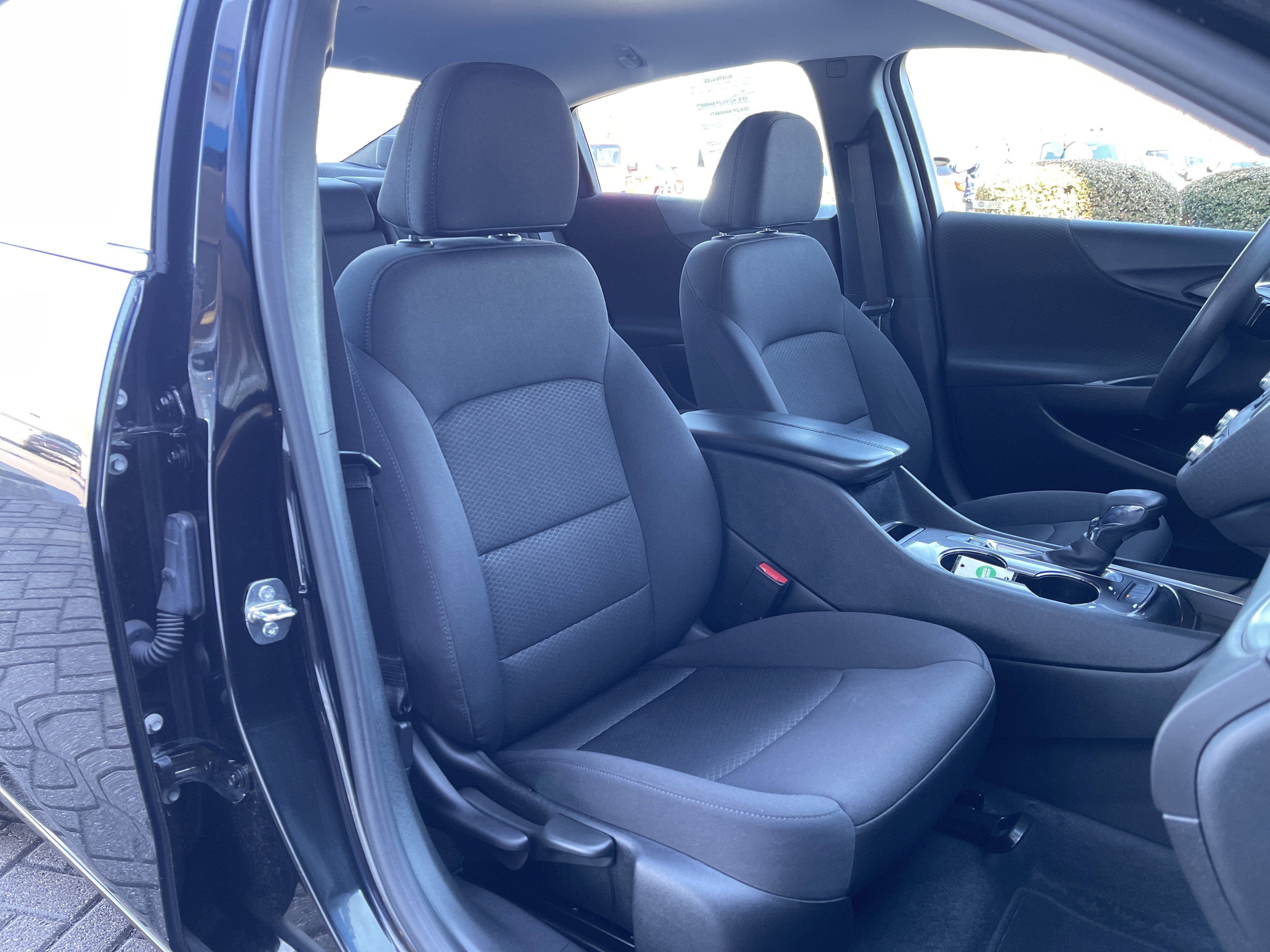 Used 2022 Chevrolet Malibu LT image 34