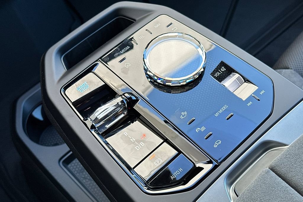 New 2026 BMW iX M70 AWD/4WD image 25
