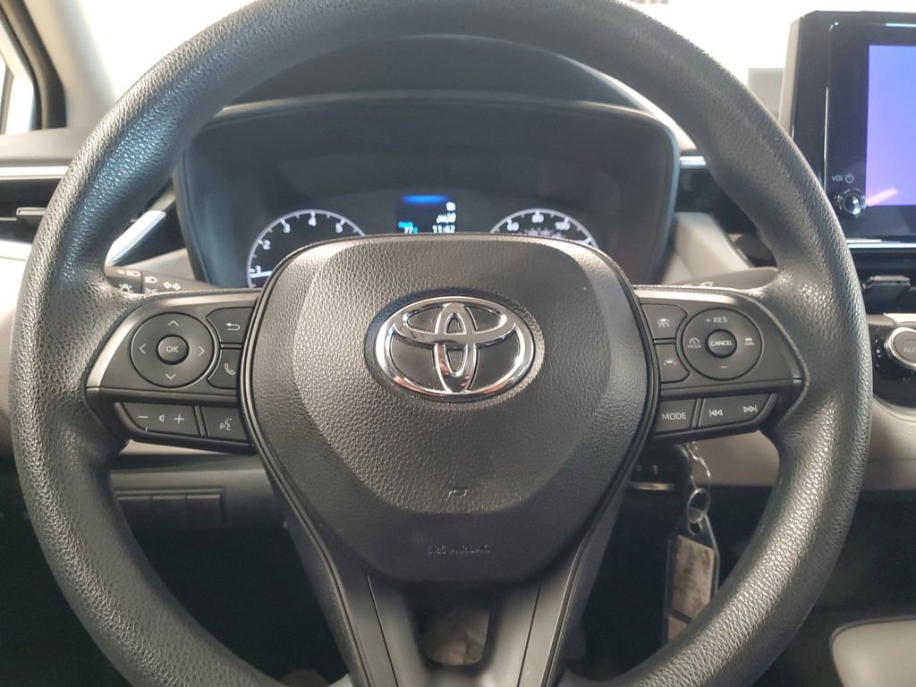 Used 2023 Toyota Corolla LE image 19
