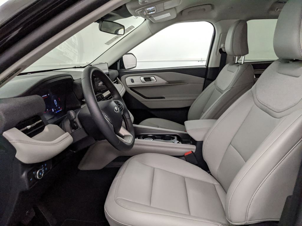 New 2025 Ford Explorer Active w/ Active Comfort Package image 22