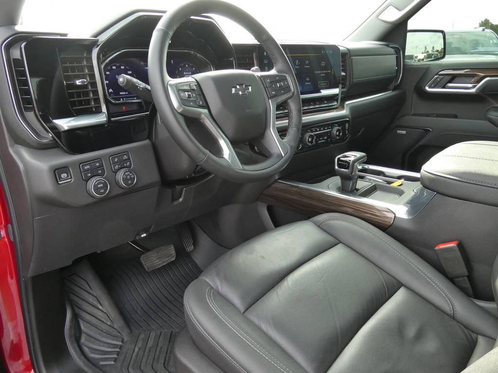 Certified 2025 Chevrolet Silverado 1500 RST image 23