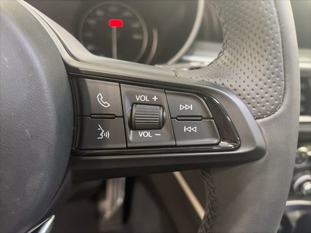 Used 2023 Alfa Romeo Stelvio Ti image 21