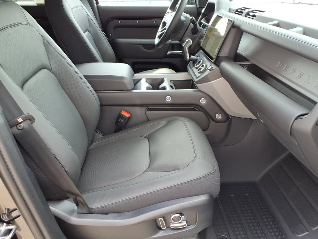 New 2026 Land Rover Defender 130 X AWD/4WD image 7