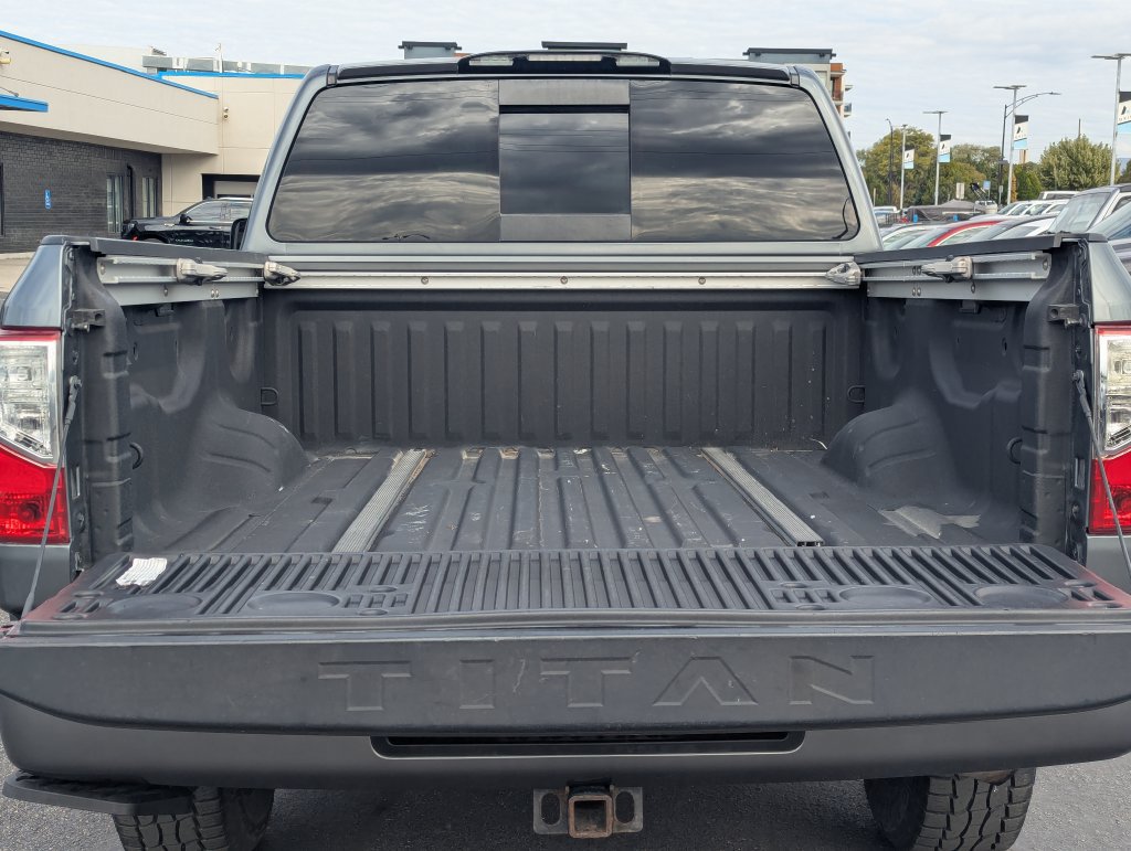 Used 2017 Nissan Titan PRO-4X AWD/4WD image 7