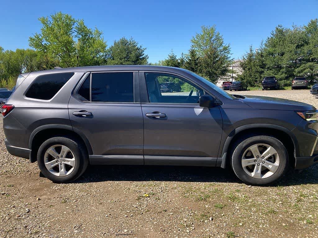 Used 2023 Honda Pilot LX image 6