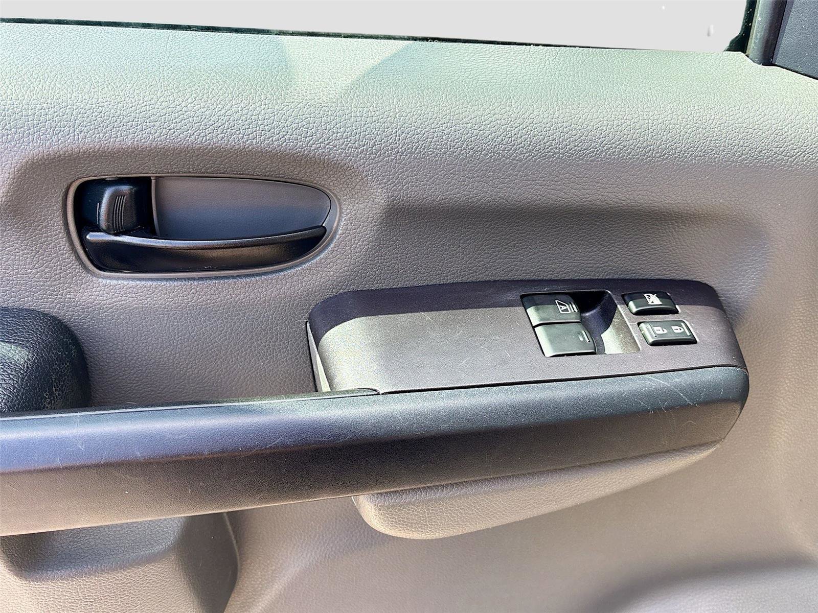 Used 2016 Nissan NV 3500 SL image 19