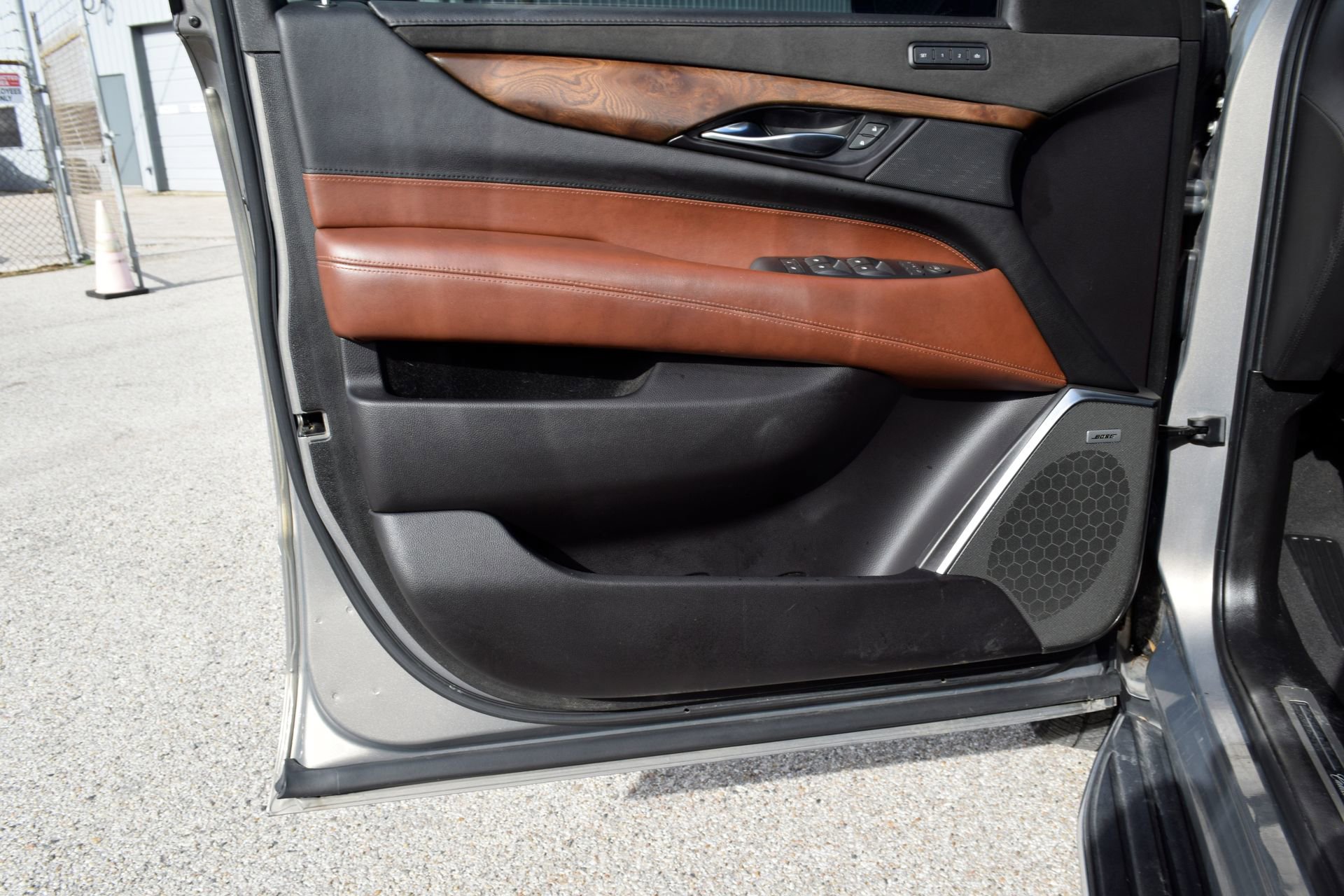 Used 2019 Cadillac Escalade ESV Luxury RWD image 19