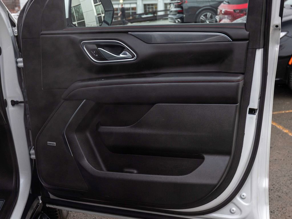 Used 2023 Chevrolet Tahoe RST w/ Luxury Package AWD/4WD image 13