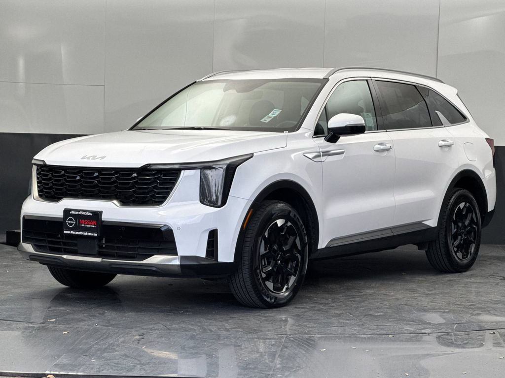 Used 2024 Kia Sorento S image 7