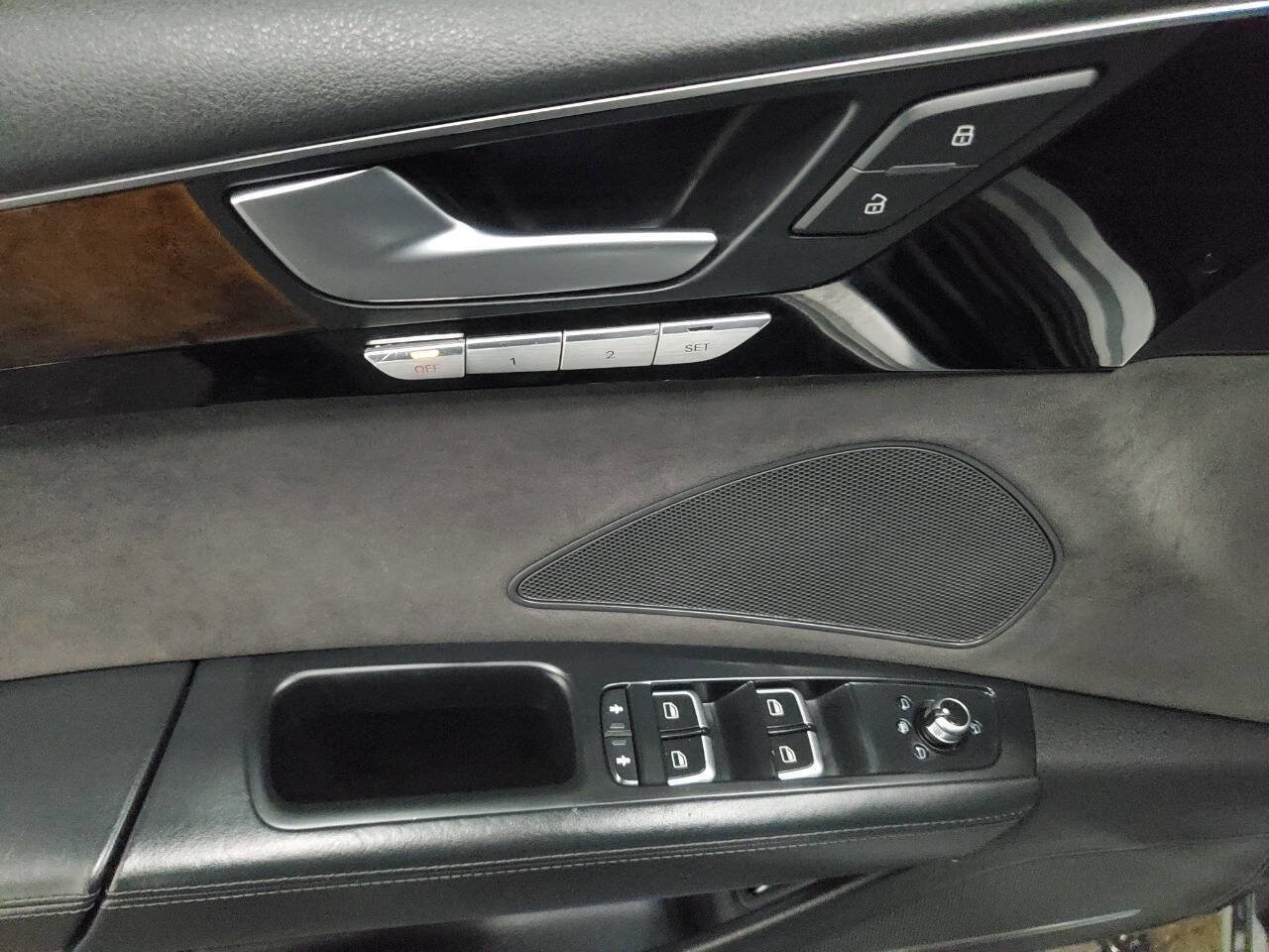 Used 2015 Audi A8 L 4.0T w/ Premium Package image 10