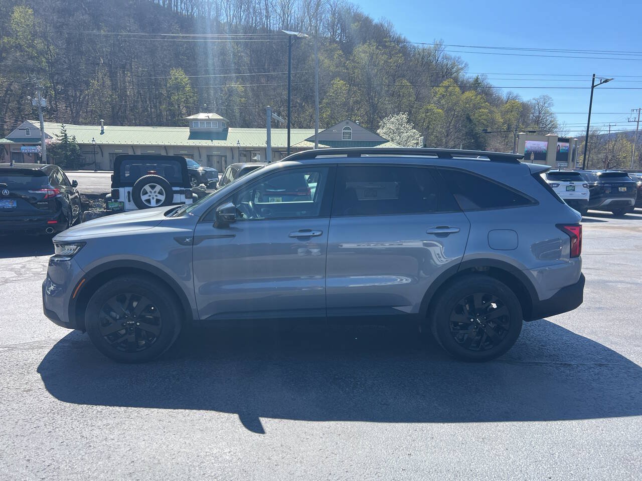 Used 2023 Kia Sorento S w/ Panoramic Sunroof Package AWD/4WD image 6