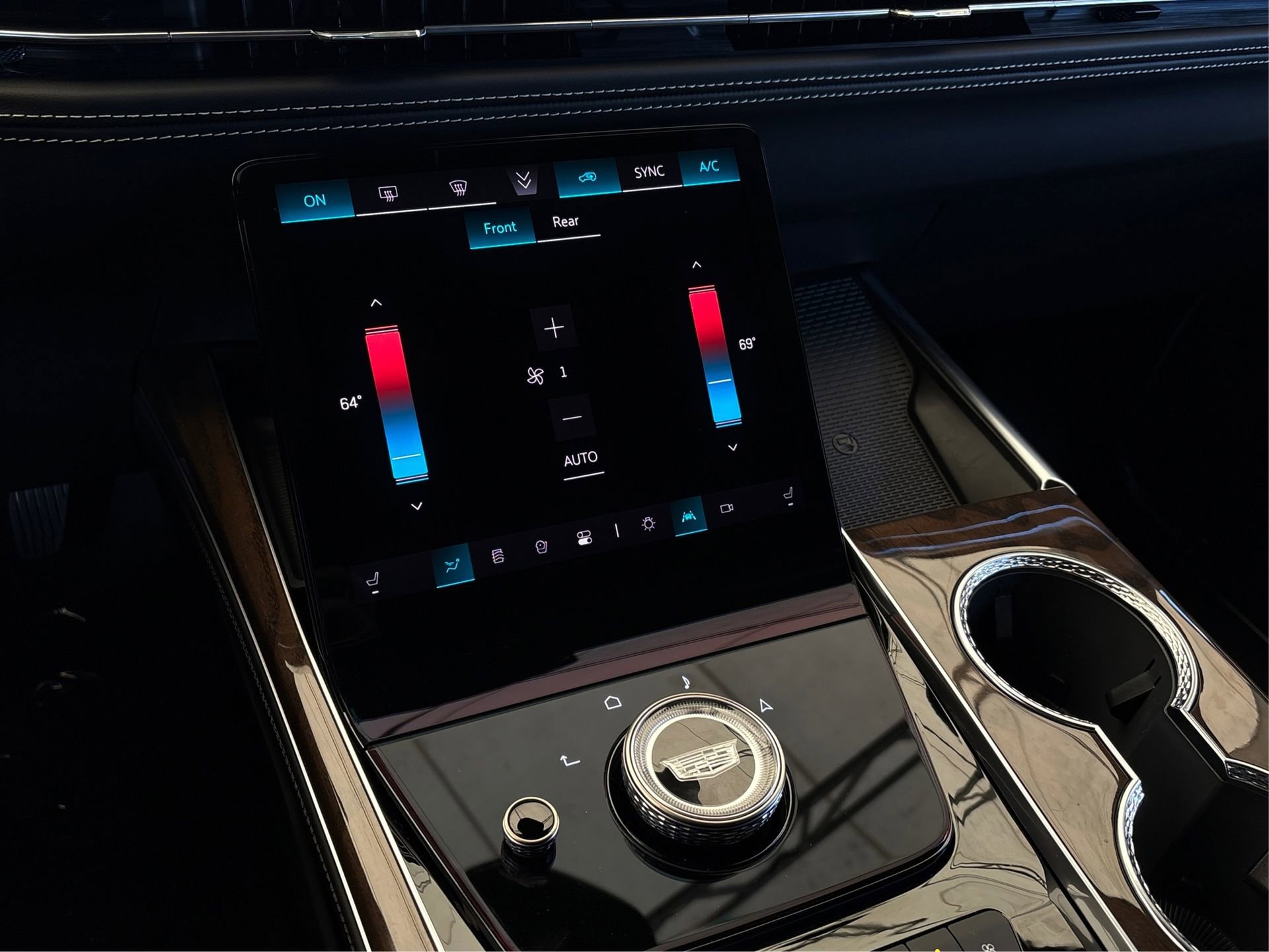 New 2026 Cadillac Escalade ESV Platinum Sport w/ LPO, ONYX Package image 27