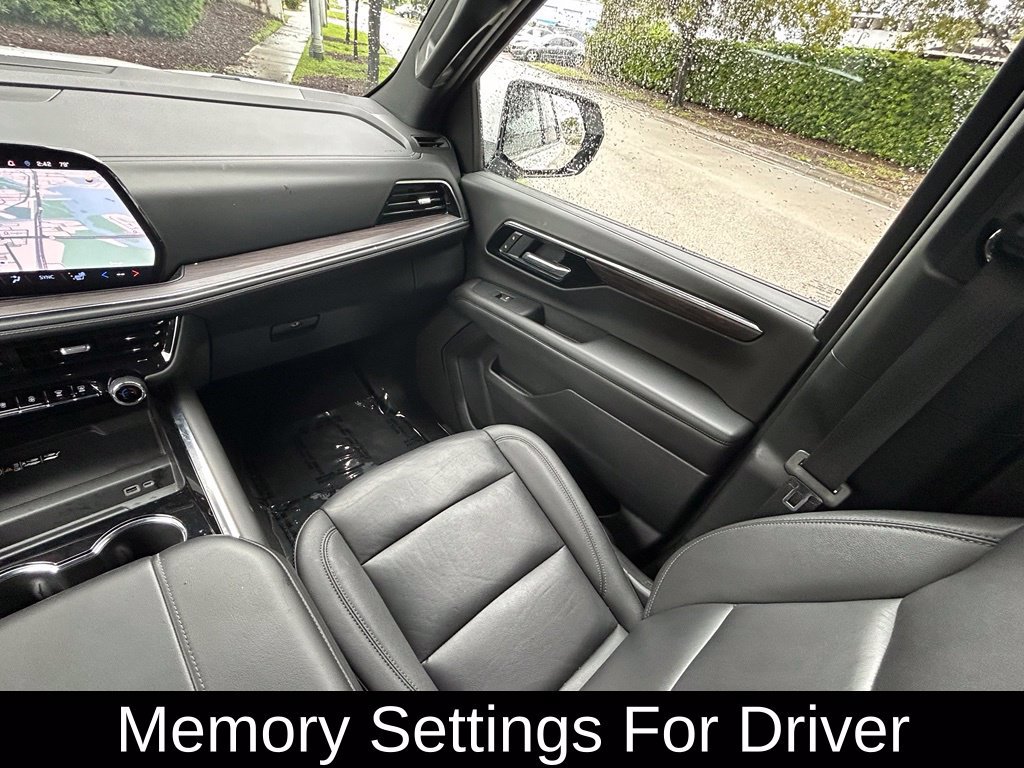 Used 2025 Chevrolet Tahoe LT RWD image 10
