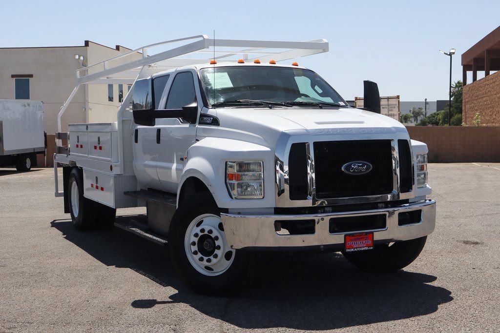Used 2016 Ford F650 2WD Crew Cab Super Duty image 2