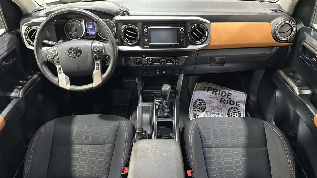 Used 2019 Toyota Tacoma SR5 AWD/4WD image 17