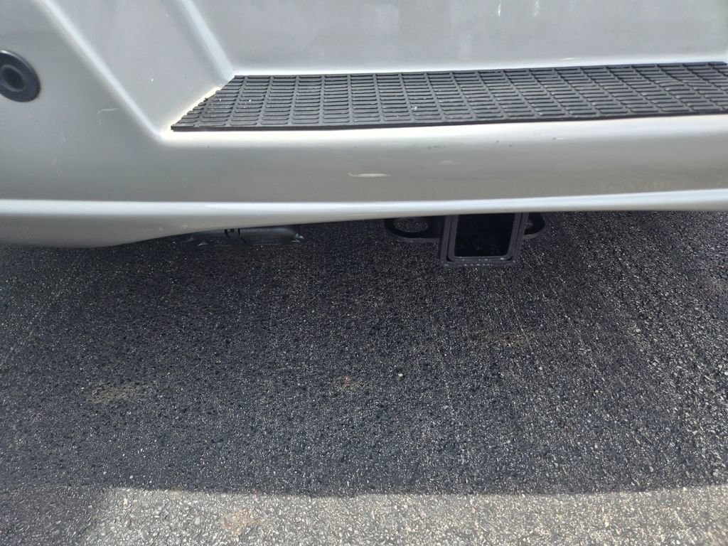 Used 2019 Chevrolet Express 2500 w/ Enhanced Convenience Package image 5