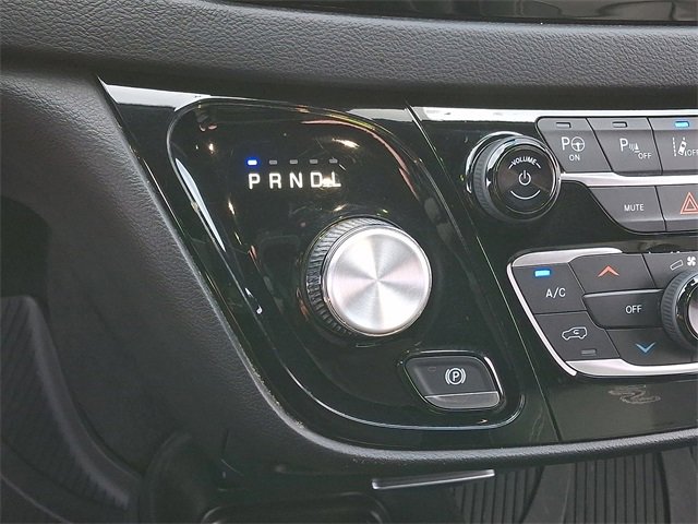 Used 2020 Chrysler Pacifica Touring-L image 16