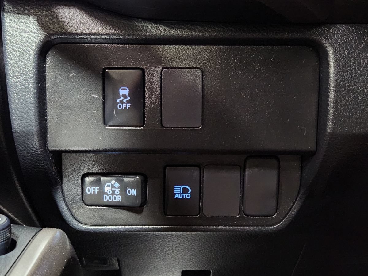 Used 2022 Toyota Tacoma SR5 RWD image 40